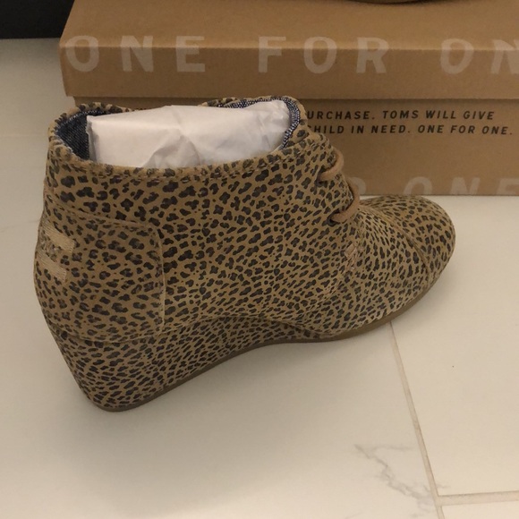 NEW Toms Wedge Bootie, Size 6.5, Color Cheetah - Picture 3 of 5